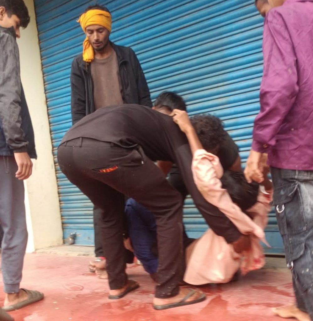 बाराको फेटामा स्वास्थ्य चौकी उद्घाटन विवादले उग्ररूप लियो, गोली लागेर एक युवक गम्भीर घाइते